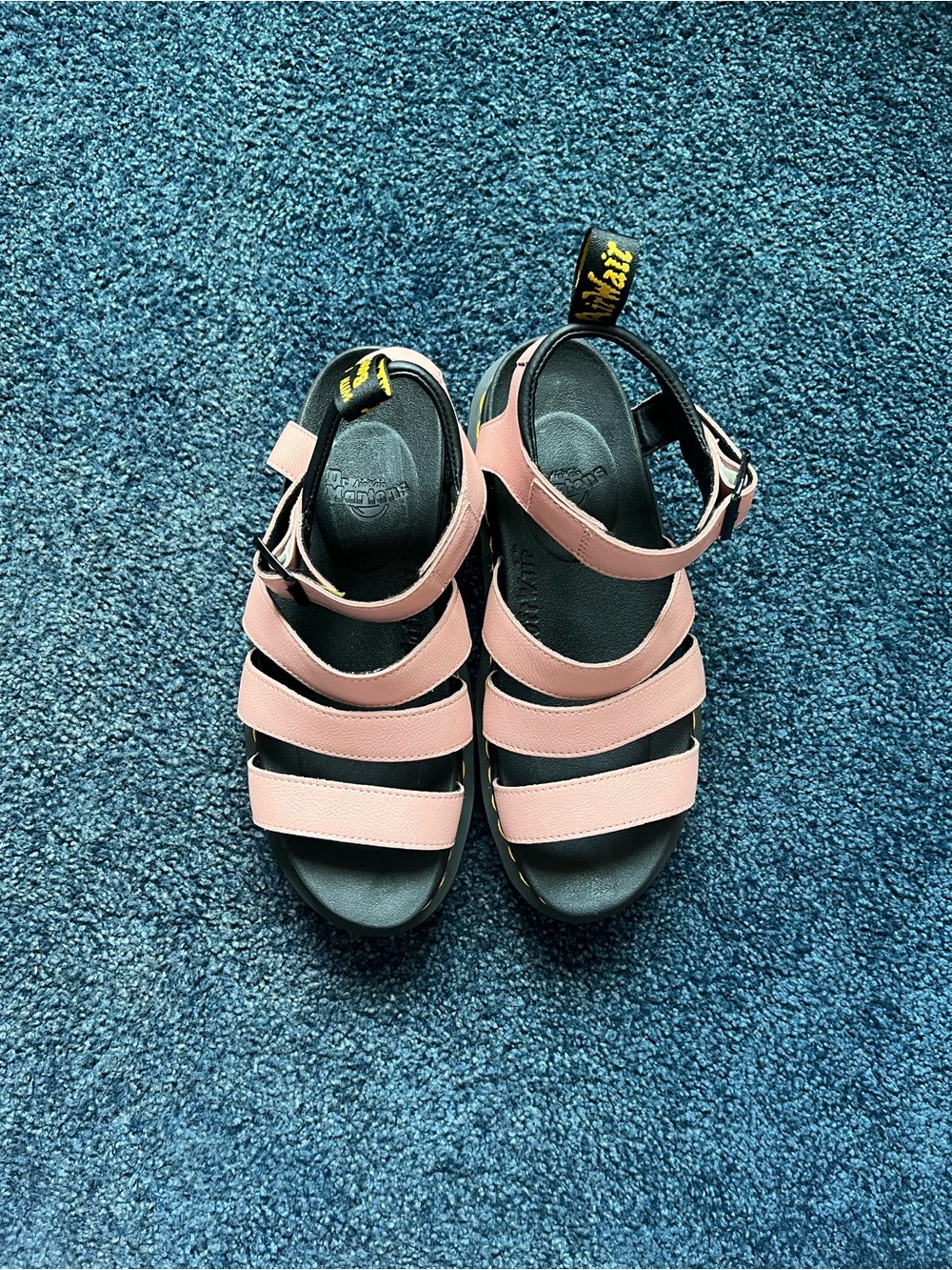 DO NOT BUY ON HOLD FOR @/MIZZKEMP ONLY DR. MARTENS SANDALS - Picture 4 of 7